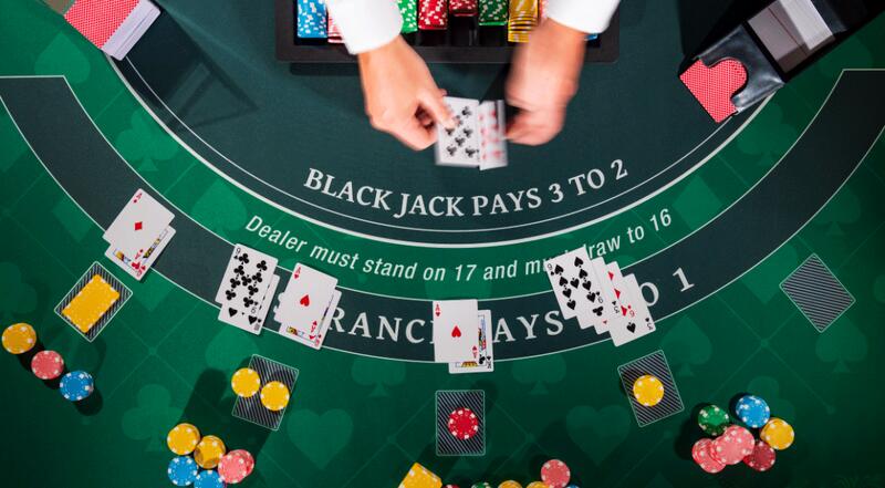 Sử dụng chiến thuật thông minh khi chơi bài Blackjack tại Casino